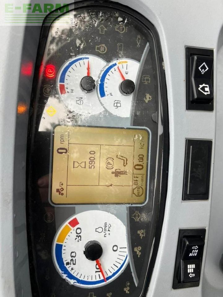 New Holland t4.80 v V - Τρακτέρ: φωτογραφία 5 New Holland t4.80 v V - Τρακτέρ: φωτογραφία 5