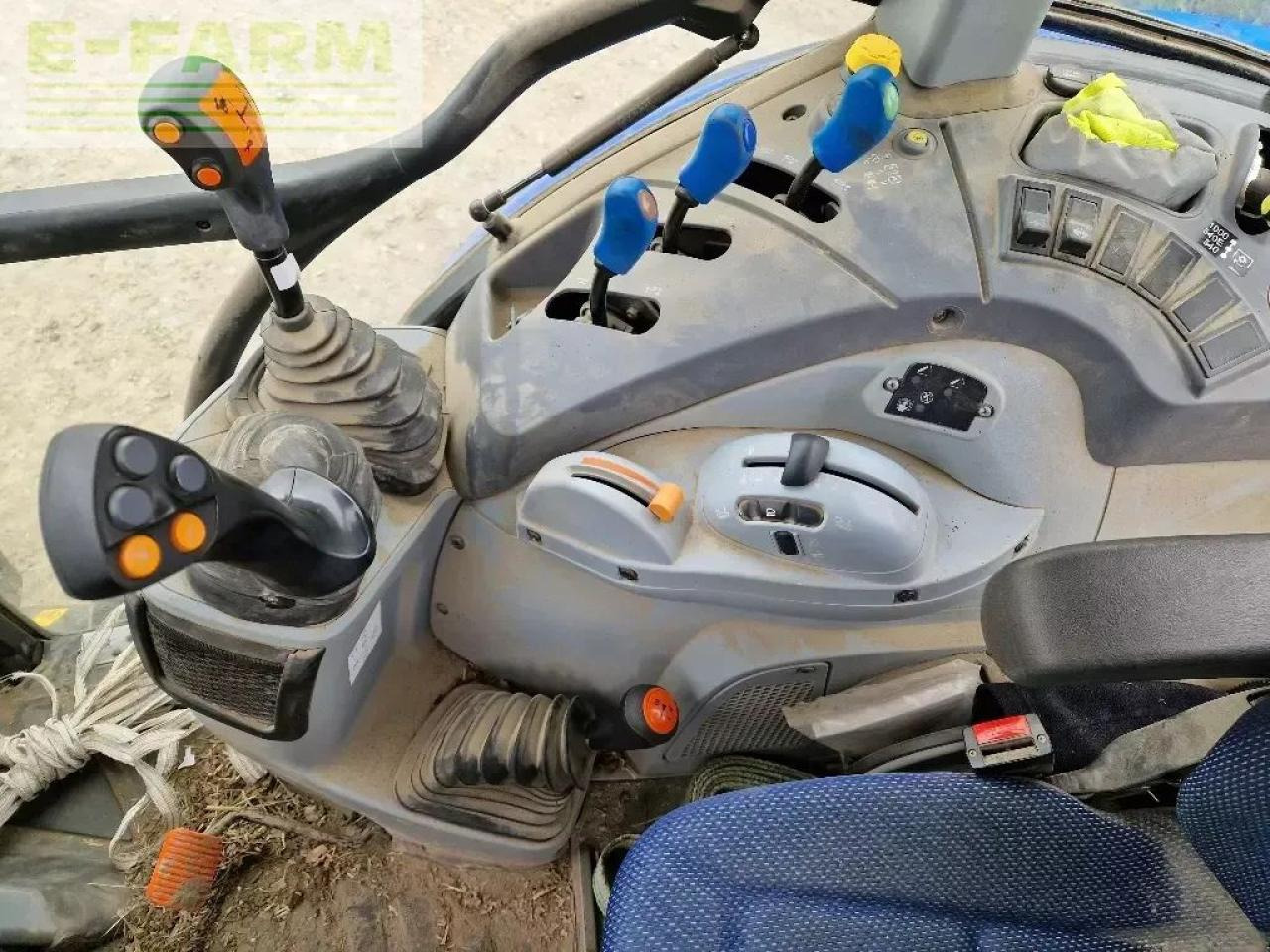 New Holland t5-100 dc - Τρακτέρ: φωτογραφία 3 New Holland t5-100 dc - Τρακτέρ: φωτογραφία 3