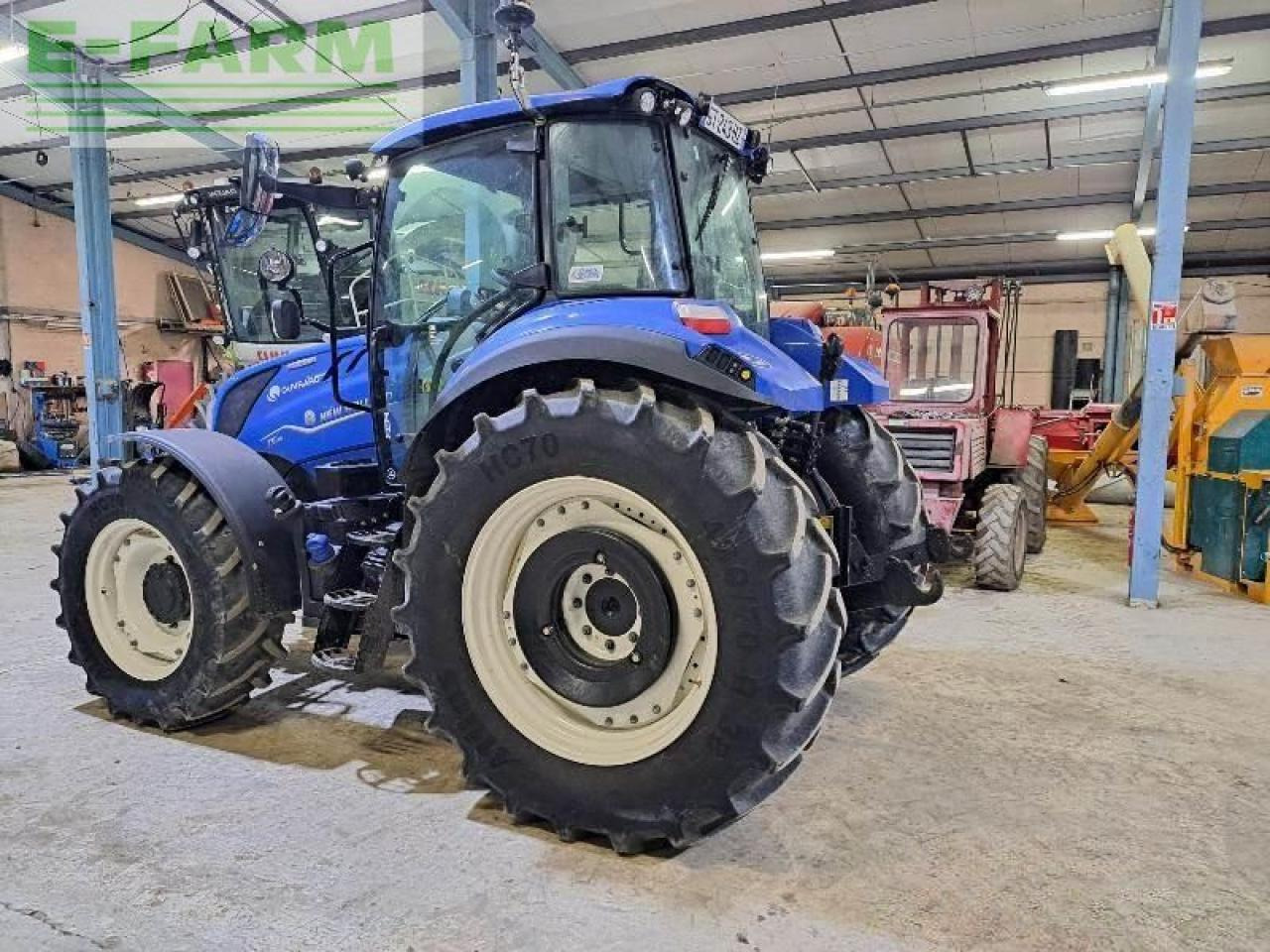 New Holland t5.110 - Τρακτέρ: φωτογραφία 4 New Holland t5.110 - Τρακτέρ: φωτογραφία 4
