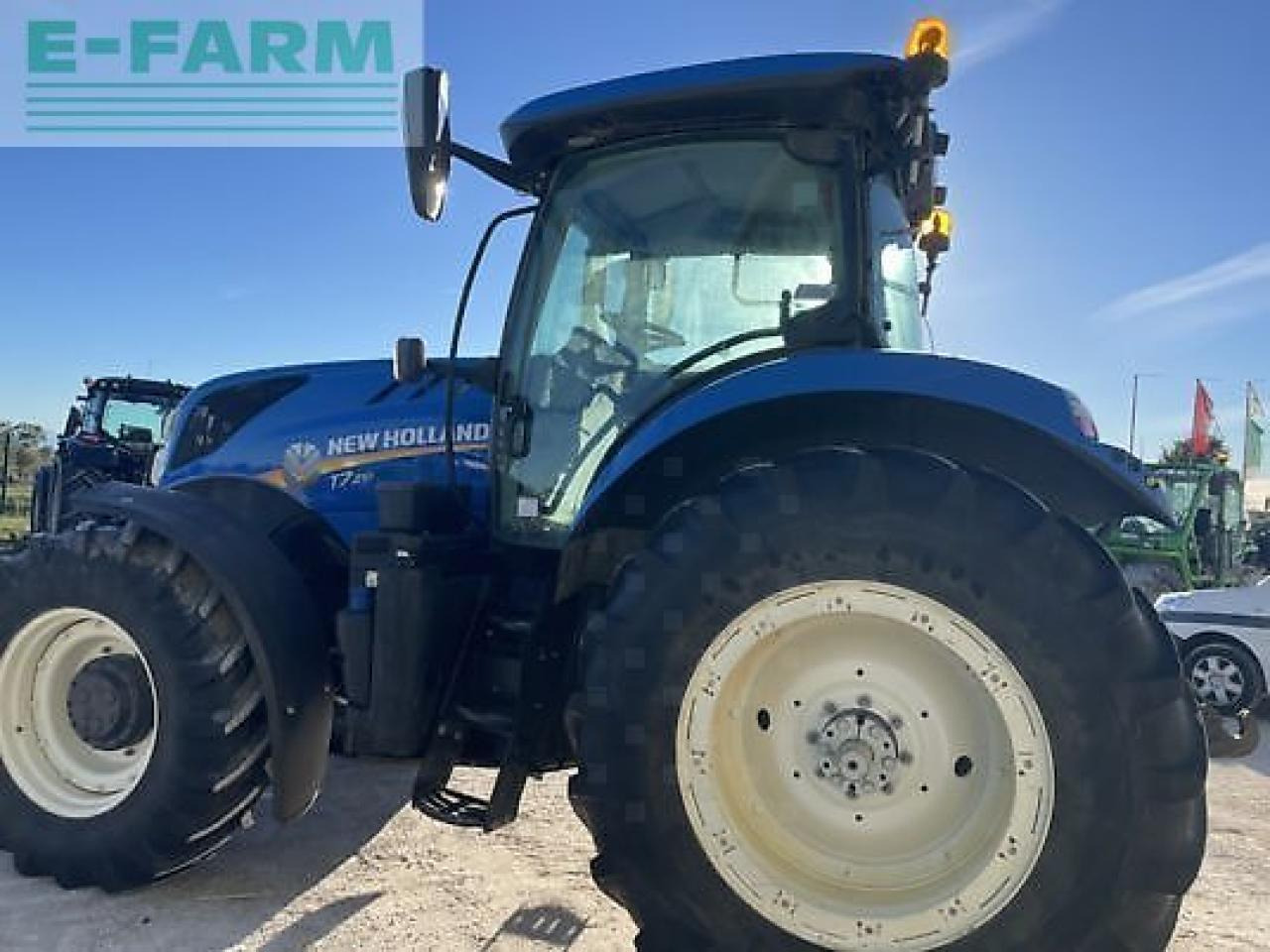 New Holland t7.210 - Τρακτέρ: φωτογραφία 4 New Holland t7.210 - Τρακτέρ: φωτογραφία 4