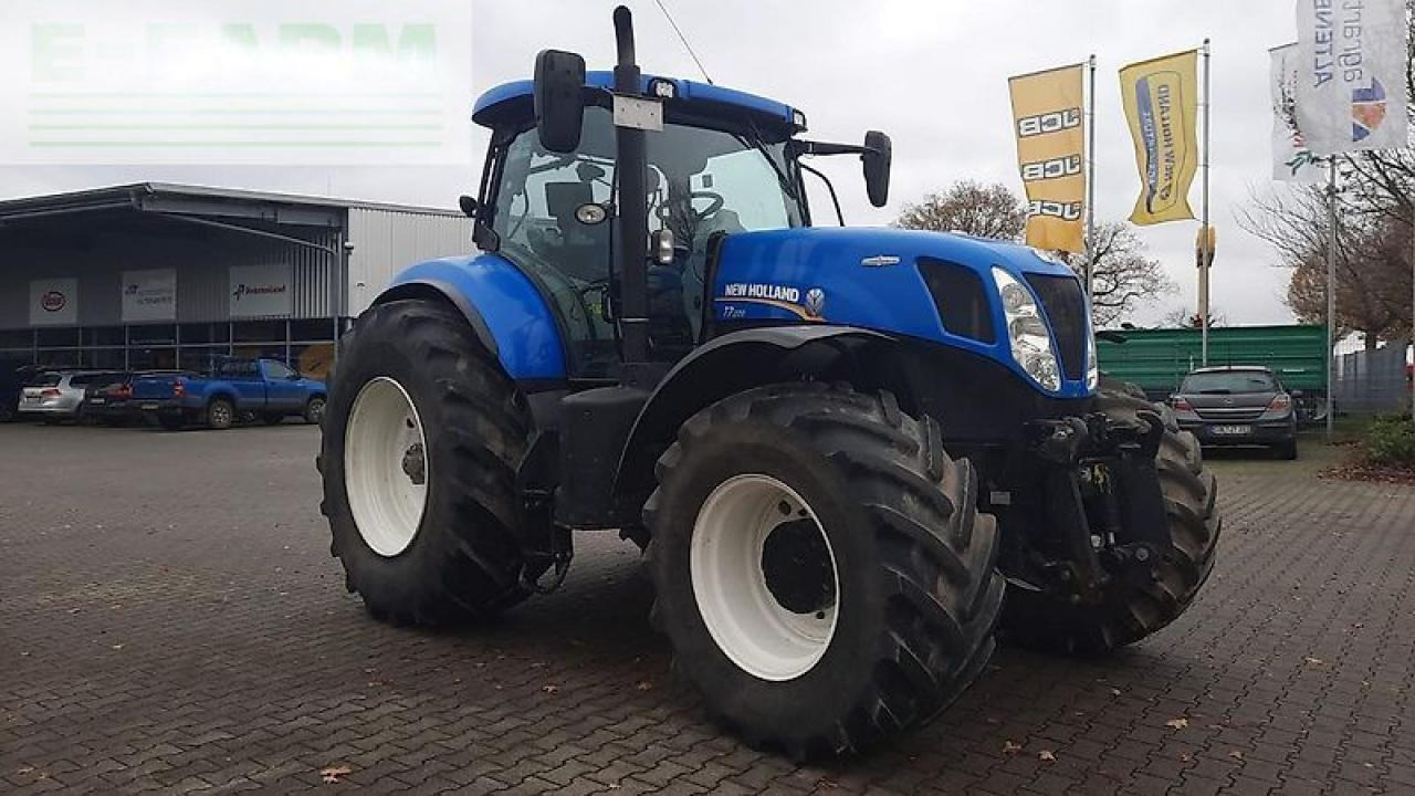 New Holland t7.220 ac - Τρακτέρ: φωτογραφία 4 New Holland t7.220 ac - Τρακτέρ: φωτογραφία 4
