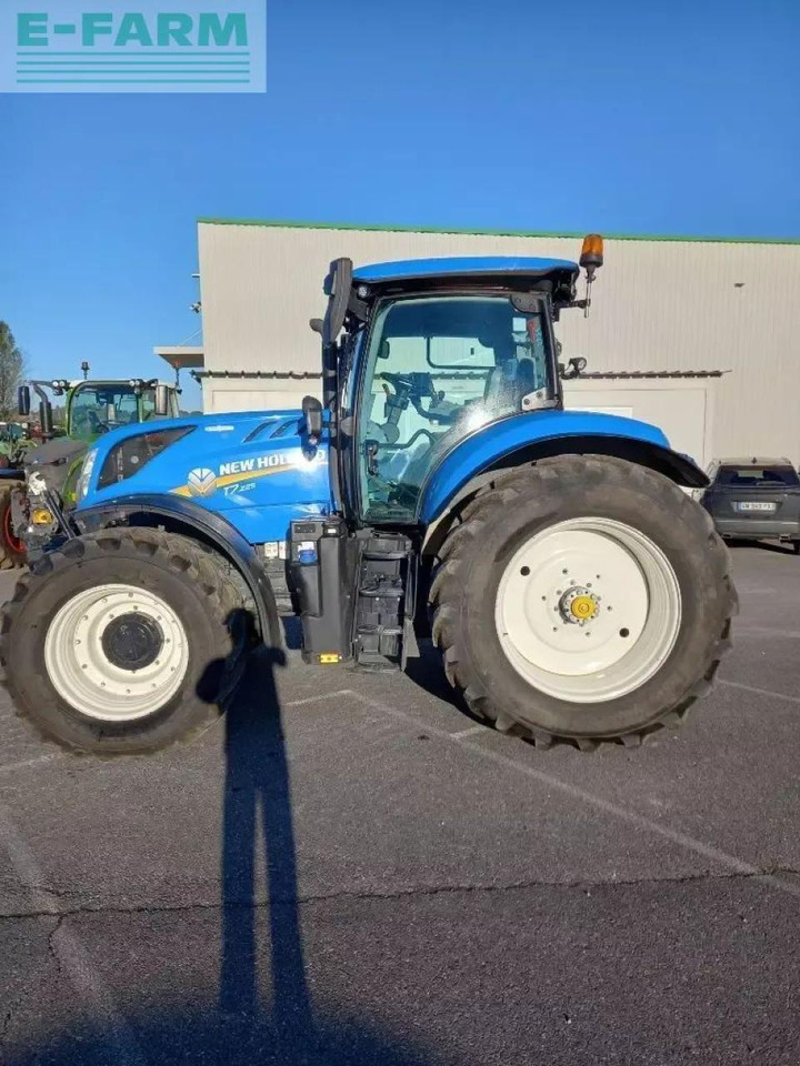 New Holland t7.225 - Τρακτέρ: φωτογραφία 5 New Holland t7.225 - Τρακτέρ: φωτογραφία 5
