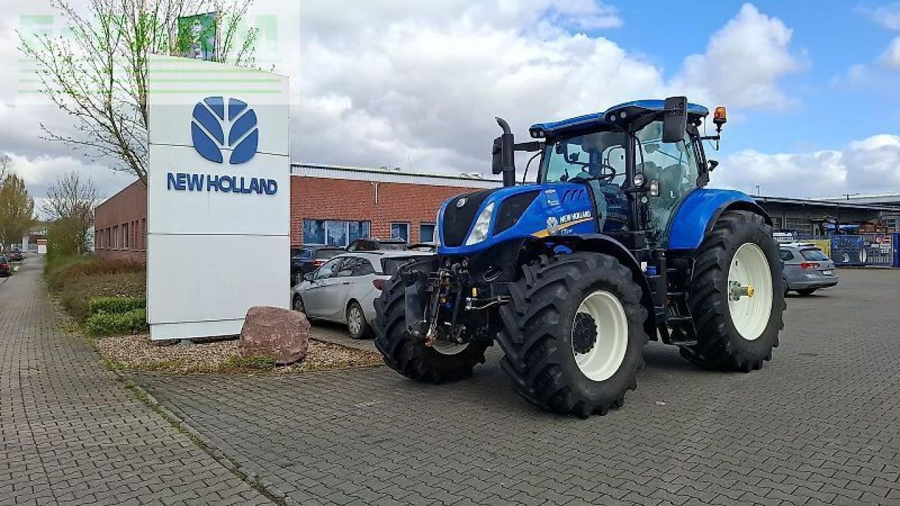 New Holland t7.230 ac - Τρακτέρ: φωτογραφία 2 New Holland t7.230 ac - Τρακτέρ: φωτογραφία 2