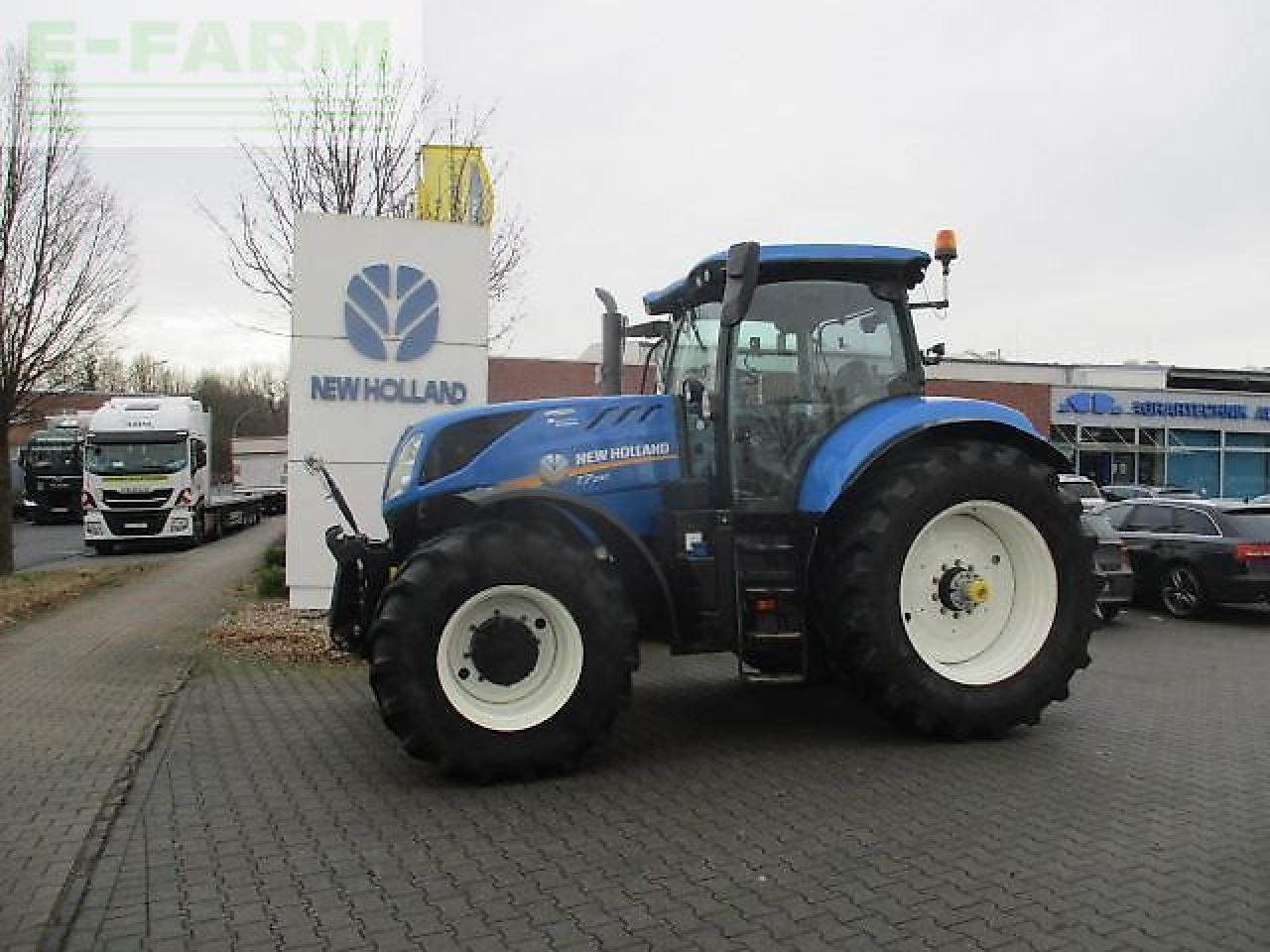 New Holland t7.230 ac - Τρακτέρ: φωτογραφία 1 New Holland t7.230 ac - Τρακτέρ: φωτογραφία 1