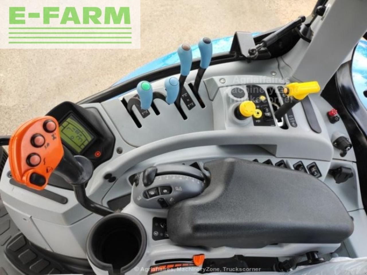 New Holland t7 230 - Τρακτέρ: φωτογραφία 5 New Holland t7 230 - Τρακτέρ: φωτογραφία 5