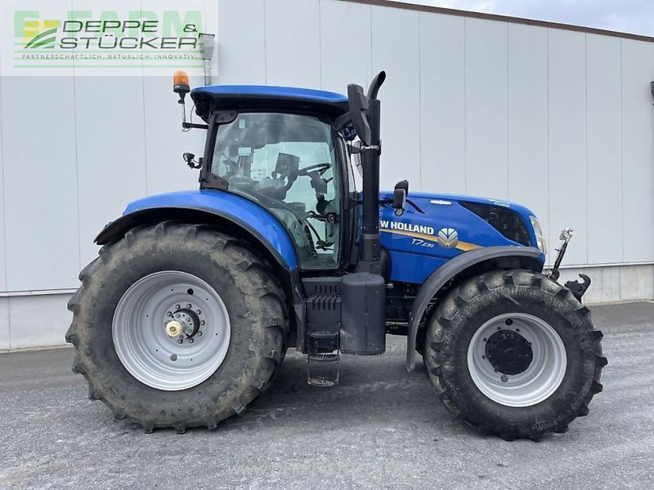 New Holland t7.230 - Τρακτέρ: φωτογραφία 5 New Holland t7.230 - Τρακτέρ: φωτογραφία 5