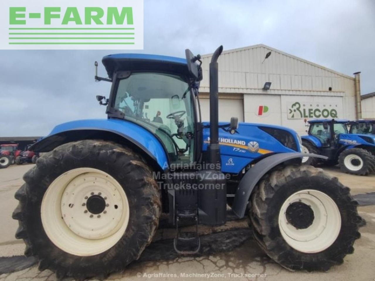 New Holland t7 230 - Τρακτέρ: φωτογραφία 3 New Holland t7 230 - Τρακτέρ: φωτογραφία 3