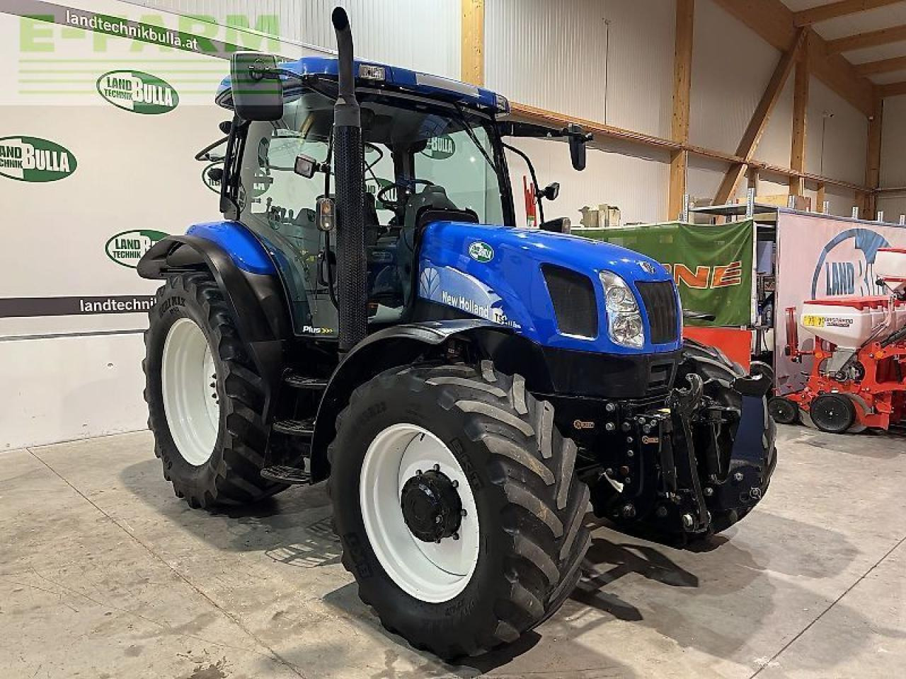 New Holland ts 115 - Τρακτέρ: φωτογραφία 4 New Holland ts 115 - Τρακτέρ: φωτογραφία 4
