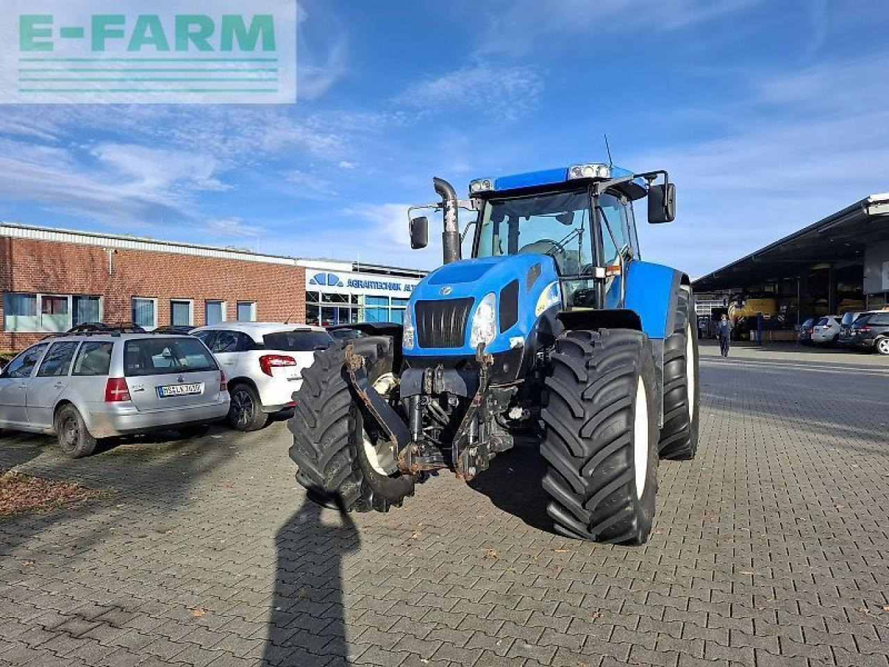 New Holland tvt 145 - Τρακτέρ: φωτογραφία 3 New Holland tvt 145 - Τρακτέρ: φωτογραφία 3