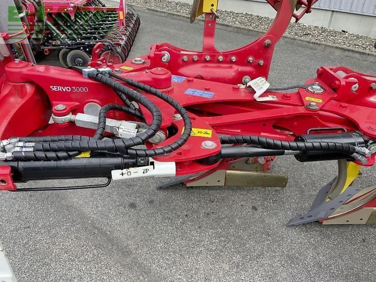 Άροτρο Pöttinger servo 3000 plus nova 4-scharig: φωτογραφία 9 Άροτρο Pöttinger servo 3000 plus nova 4-scharig: φωτογραφία 9