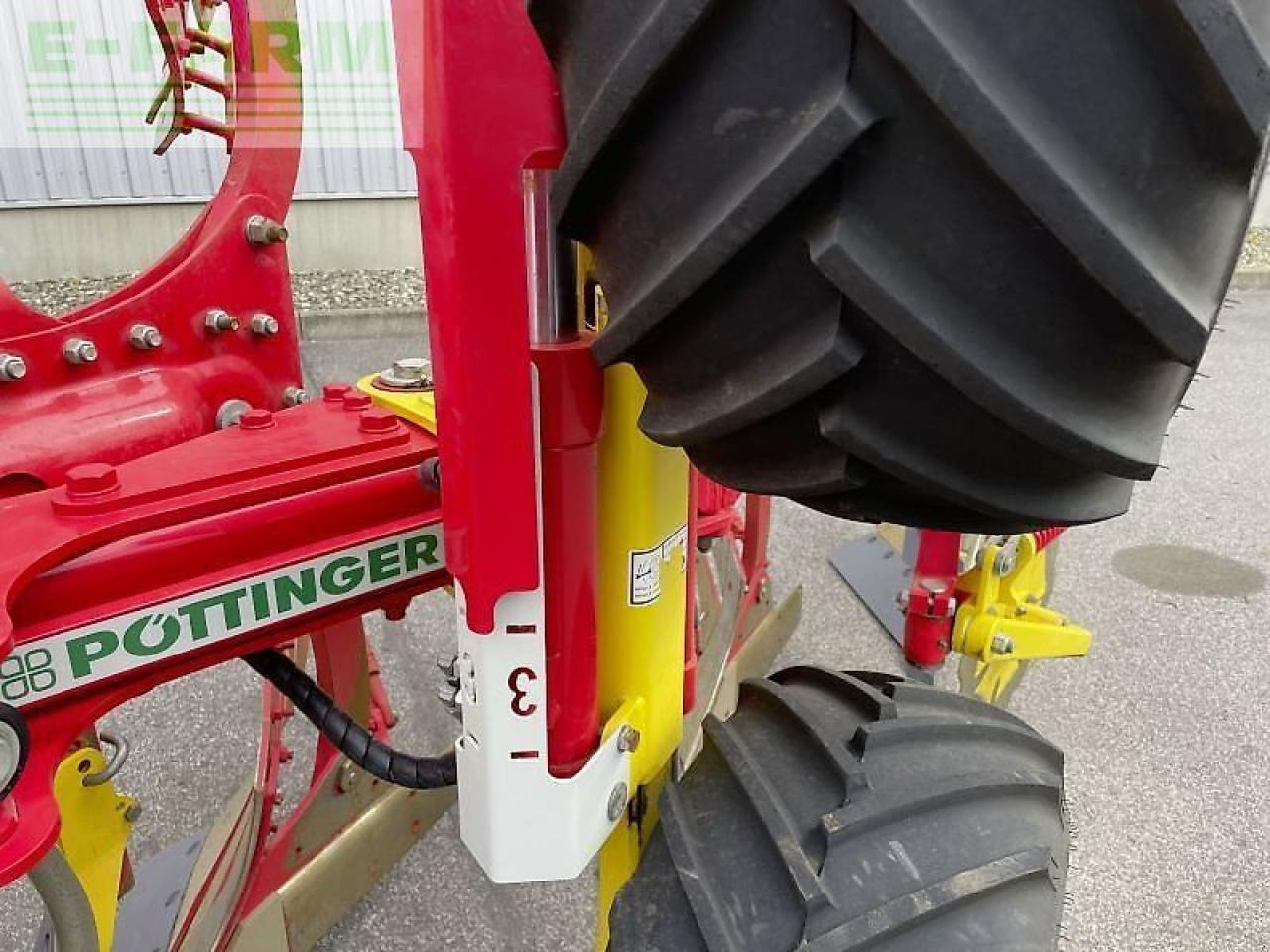 Άροτρο Pöttinger servo 3000 plus nova 4-scharig: φωτογραφία 11 Άροτρο Pöttinger servo 3000 plus nova 4-scharig: φωτογραφία 11