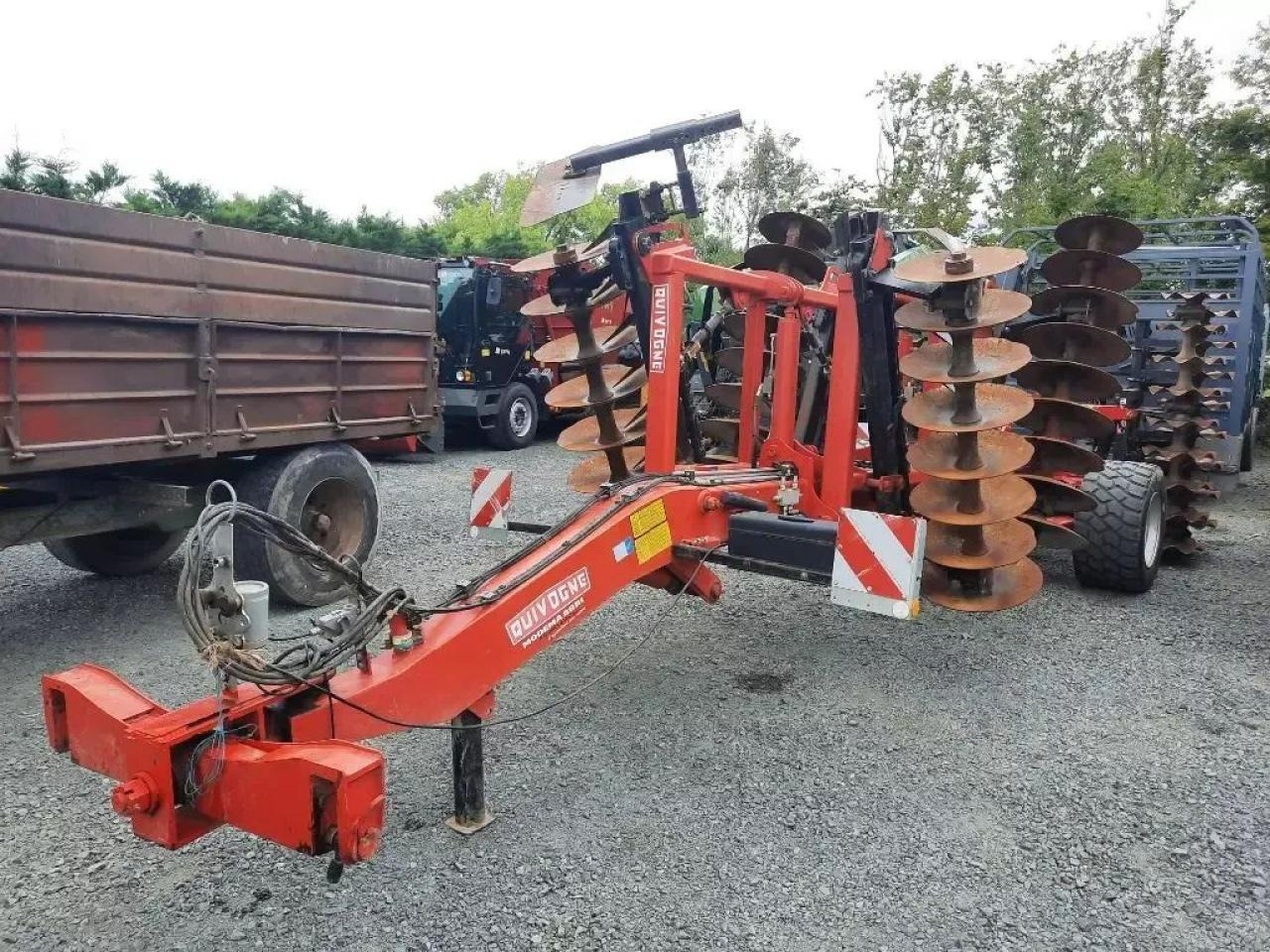 Quivogne 2020 - Δισκοσβάρνα: φωτογραφία 1 Quivogne 2020 - Δισκοσβάρνα: φωτογραφία 1