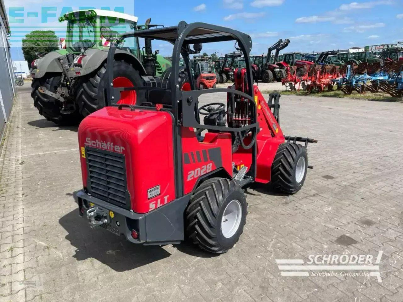 Schäffer 2028 slt - Ελαστιχοφόρος φορτωτής: φωτογραφία 3 Schäffer 2028 slt - Ελαστιχοφόρος φορτωτής: φωτογραφία 3