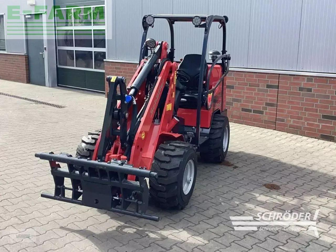 Schäffer 2028 slt - Ελαστιχοφόρος φορτωτής: φωτογραφία 1 Schäffer 2028 slt - Ελαστιχοφόρος φορτωτής: φωτογραφία 1