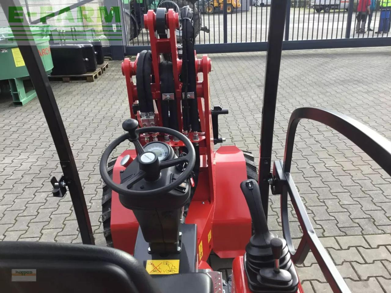 Schäffer 2028 slt - Ελαστιχοφόρος φορτωτής: φωτογραφία 3 Schäffer 2028 slt - Ελαστιχοφόρος φορτωτής: φωτογραφία 3