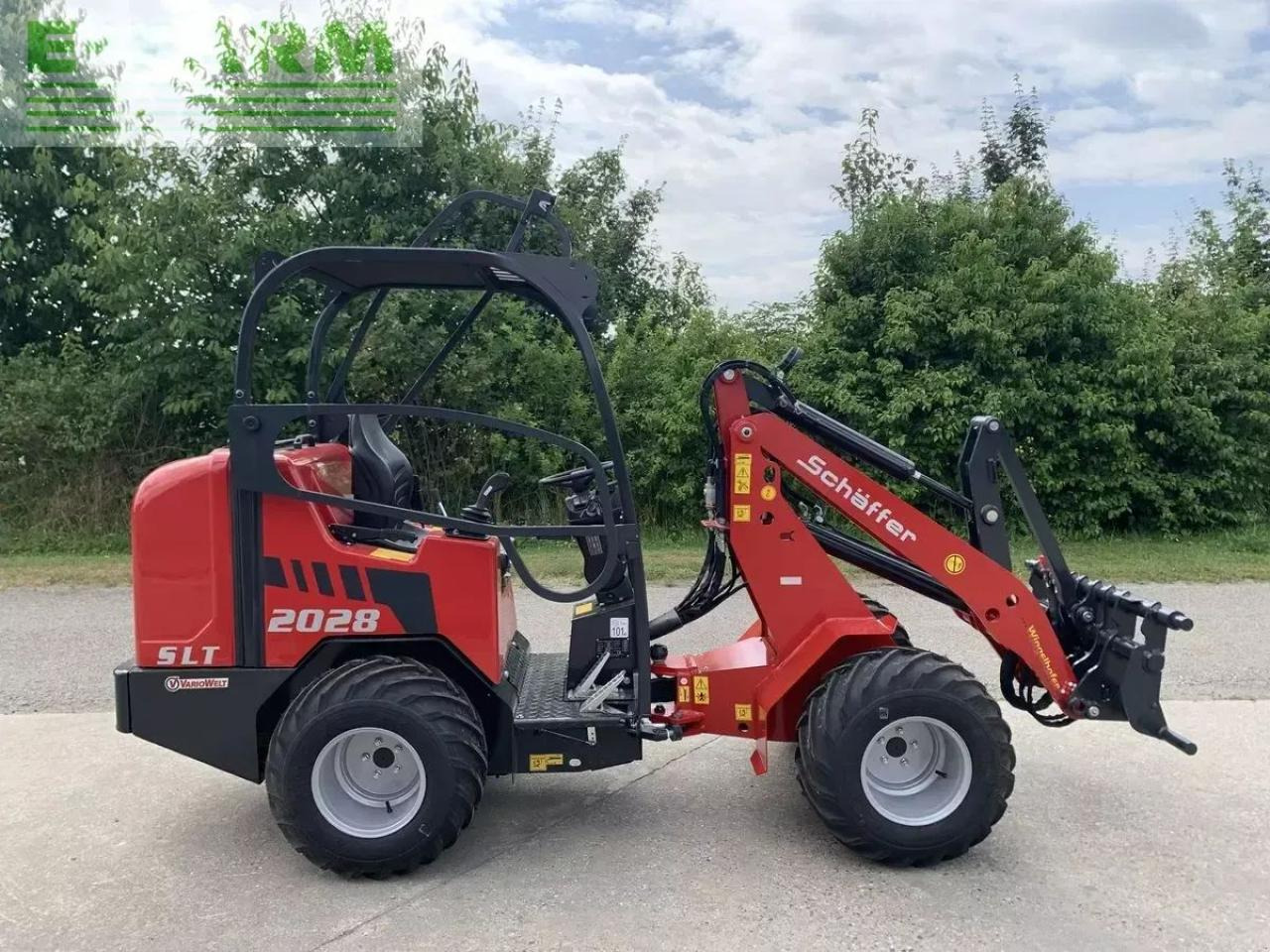 Schäffer 2028 slt - Ελαστιχοφόρος φορτωτής: φωτογραφία 4 Schäffer 2028 slt - Ελαστιχοφόρος φορτωτής: φωτογραφία 4