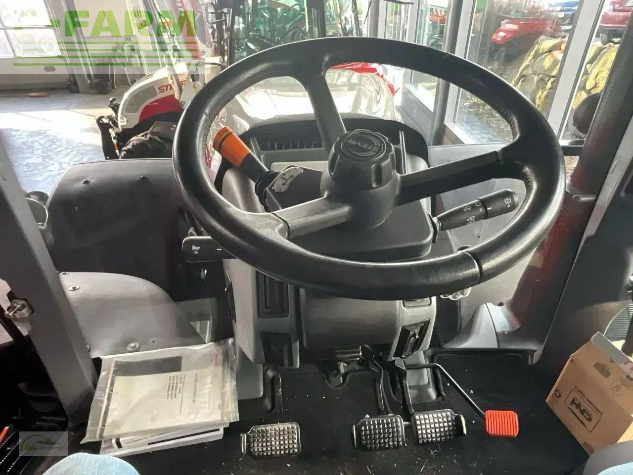 Steyr terrus 6300 cvt CVT - Τρακτέρ: φωτογραφία 5 Steyr terrus 6300 cvt CVT - Τρακτέρ: φωτογραφία 5
