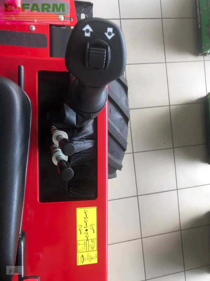 Thaler 2226 s - Ελαστιχοφόρος φορτωτής: φωτογραφία 3 Thaler 2226 s - Ελαστιχοφόρος φορτωτής: φωτογραφία 3