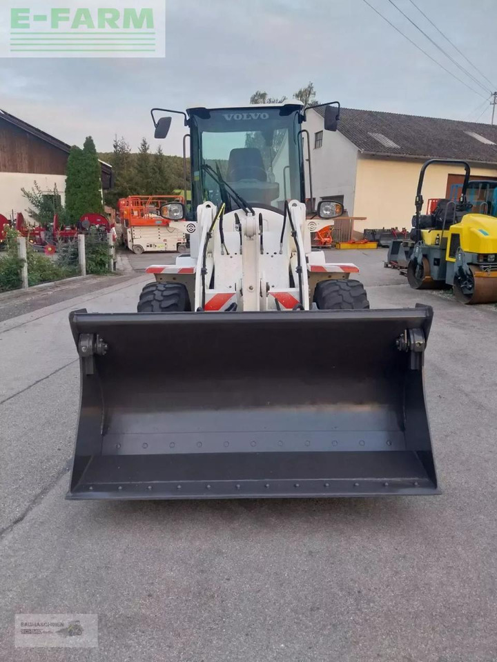 Volvo l 30g - Μίνι εκσκαφέας: φωτογραφία 2 Volvo l 30g - Μίνι εκσκαφέας: φωτογραφία 2