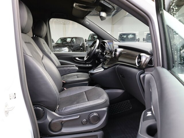 MERCEDES-BENZ EQV 300 Avantgarde,lang,7Sitze,2xSchiebetür,LED... - Επιβατικό βαν, Ηλεκτρικό van: φωτογραφία 5 MERCEDES-BENZ EQV 300 Avantgarde,lang,7Sitze,2xSchiebetür,LED... - Επιβατικό βαν, Ηλεκτρικό van: φωτογραφία 5
