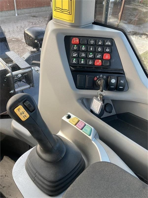 Ελαστιχοφόρος φορτωτής Case 721G: φωτογραφία 7