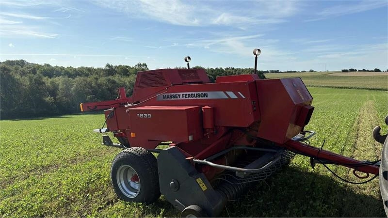 Massey Ferguson 1839 Småballe presser - Μηχάνημα περιτύλιξης: φωτογραφία 2 Massey Ferguson 1839 Småballe presser - Μηχάνημα περιτύλιξης: φωτογραφία 2