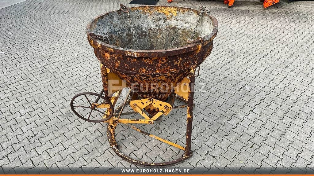 Betonsilo Krankübel Betonbombe 750 l 1016 H - Σιλό τσιμέντου: φωτογραφία 5 Betonsilo Krankübel Betonbombe 750 l 1016 H - Σιλό τσιμέντου: φωτογραφία 5