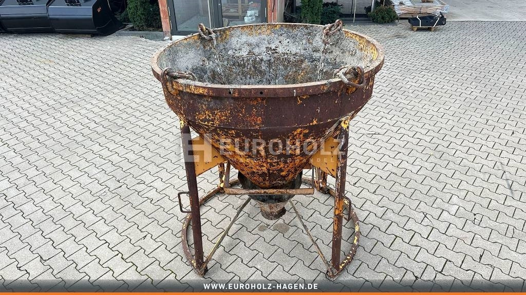 Betonsilo Krankübel Betonbombe 750 l 1016 H - Σιλό τσιμέντου: φωτογραφία 3 Betonsilo Krankübel Betonbombe 750 l 1016 H - Σιλό τσιμέντου: φωτογραφία 3