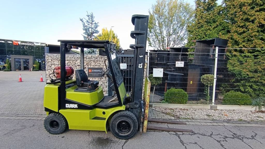 Clark CGP 25 Duplex, hydr. Seitenschieber, Hubhöhe 4,15 - Υγραεριοκίνητο περονοφόρο: φωτογραφία 1 Clark CGP 25 Duplex, hydr. Seitenschieber, Hubhöhe 4,15 - Υγραεριοκίνητο περονοφόρο: φωτογραφία 1