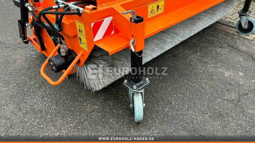 Kehrmaschine ZM2000 Stapleraufnahme - Σκούπα για Κοινοτικο όχημα/ Ειδικό όχημα: φωτογραφία 4 Kehrmaschine ZM2000 Stapleraufnahme - Σκούπα για Κοινοτικο όχημα/ Ειδικό όχημα: φωτογραφία 4