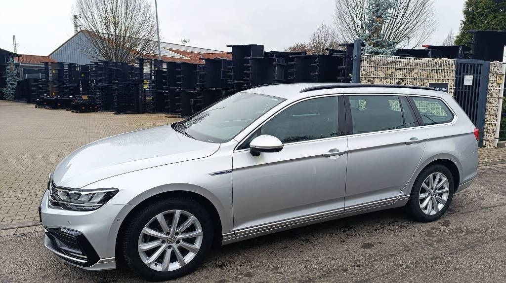 Volkswagen Passat GTE 1.4 TSI DSG GTE Plug-in-Hybrid 1. Hand - Αυτοκίνητο: φωτογραφία 4 Volkswagen Passat GTE 1.4 TSI DSG GTE Plug-in-Hybrid 1. Hand - Αυτοκίνητο: φωτογραφία 4