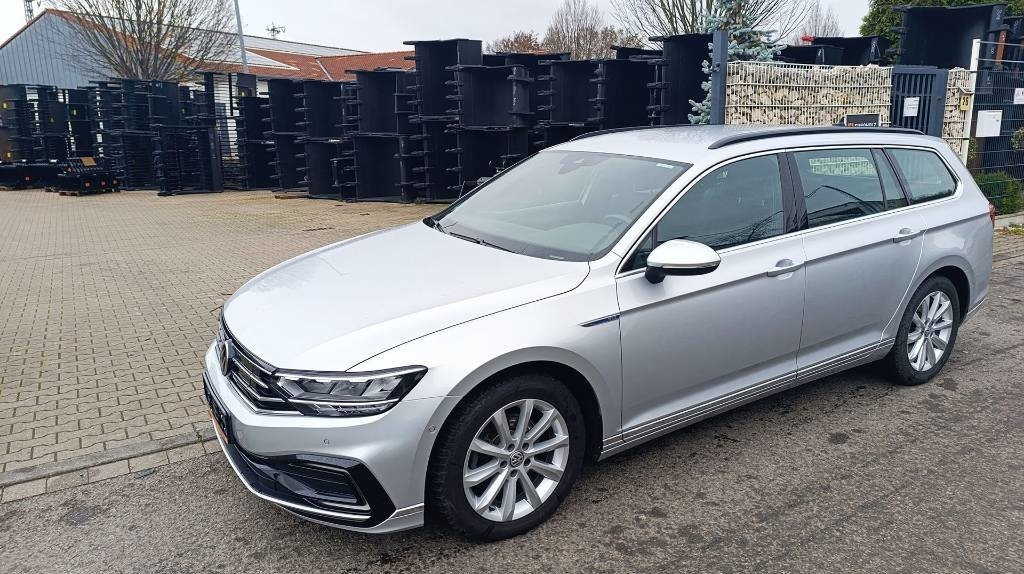 Volkswagen Passat GTE 1.4 TSI DSG GTE Plug-in-Hybrid 1. Hand - Αυτοκίνητο: φωτογραφία 3 Volkswagen Passat GTE 1.4 TSI DSG GTE Plug-in-Hybrid 1. Hand - Αυτοκίνητο: φωτογραφία 3