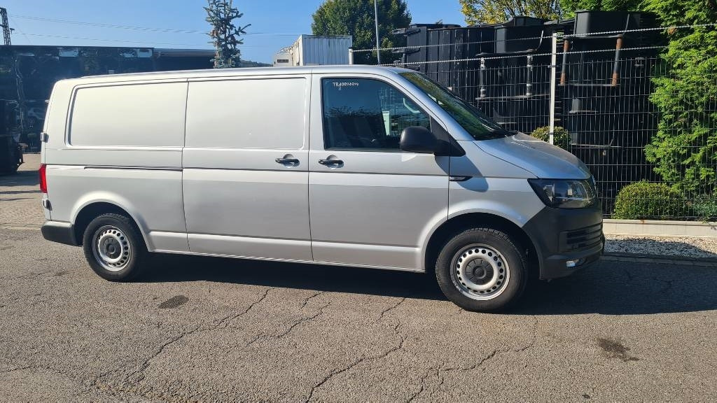 Volkswagen T5 2.0 TDI, Kasten, Werkstattschränke, Klima, AHK - Επαγγελματικό αυτοκίνητο κόφα: φωτογραφία 4 Volkswagen T5 2.0 TDI, Kasten, Werkstattschränke, Klima, AHK - Επαγγελματικό αυτοκίνητο κόφα: φωτογραφία 4