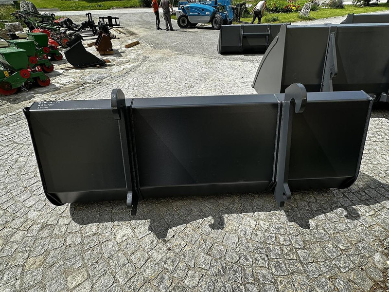 Big Schwergutschaufel 240 cm mit JCB Q-Fit Aufnahme - Κουβάς: φωτογραφία 4 Big Schwergutschaufel 240 cm mit JCB Q-Fit Aufnahme - Κουβάς: φωτογραφία 4