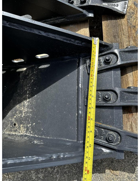 Big Tieflöffel 30cm mit MAR03 Aufnahme - Κουβάς: φωτογραφία 2 Big Tieflöffel 30cm mit MAR03 Aufnahme - Κουβάς: φωτογραφία 2