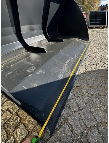 Big Volumenschaufel 250 cm mit Merlo ZM2 Aufnahme - Κουβάς: φωτογραφία 2 Big Volumenschaufel 250 cm mit Merlo ZM2 Aufnahme - Κουβάς: φωτογραφία 2