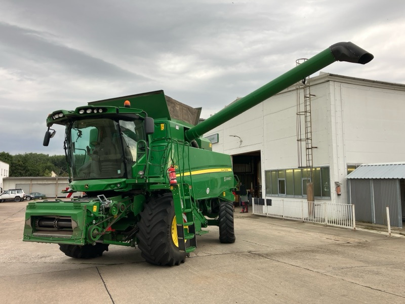 John Deere T560 mit 622R Schneidwerk - Θεριζοαλωνιστική μηχανή: φωτογραφία 1 John Deere T560 mit 622R Schneidwerk - Θεριζοαλωνιστική μηχανή: φωτογραφία 1