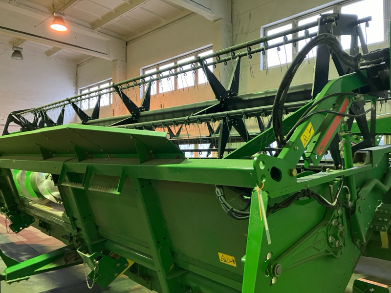 John Deere T560 mit 622R Schneidwerk - Θεριζοαλωνιστική μηχανή: φωτογραφία 3 John Deere T560 mit 622R Schneidwerk - Θεριζοαλωνιστική μηχανή: φωτογραφία 3