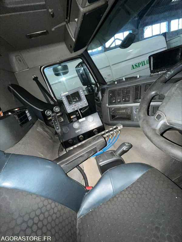 4 BALAYEUSES 6 ROUES - VOLVO - FMFH - 2011 A 2013 - Σάρωθρο δρόμων: φωτογραφία 5 4 BALAYEUSES 6 ROUES - VOLVO - FMFH - 2011 A 2013 - Σάρωθρο δρόμων: φωτογραφία 5