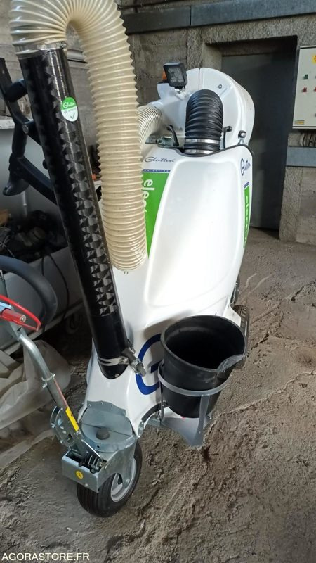 ASPIRATEUR DE VOIERIE GLOUTON - Μηχανήματα κήπου: φωτογραφία 1 ASPIRATEUR DE VOIERIE GLOUTON - Μηχανήματα κήπου: φωτογραφία 1