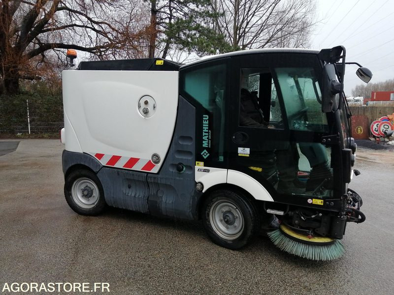 BALAYEUSE - MATHIEU - AZURA FLEX - 2020 / 4222 HEURES - Σάρωθρο δρόμων: φωτογραφία 1 BALAYEUSE - MATHIEU - AZURA FLEX - 2020 / 4222 HEURES - Σάρωθρο δρόμων: φωτογραφία 1