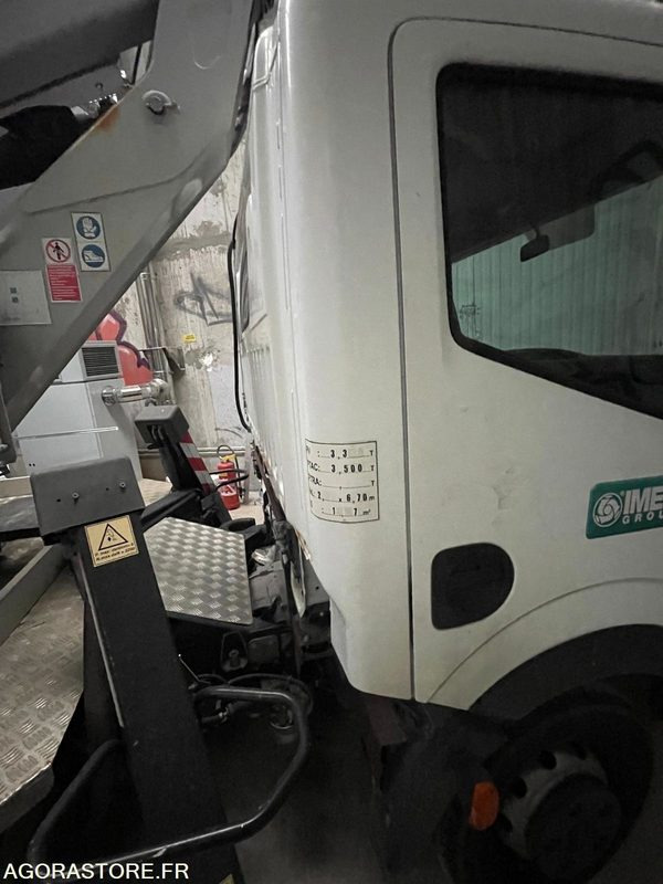 CAMION NACELLE NISSAN IMER P18T12 28740 KM 2015 - Φορτηγό με εναέρια πλατφόρμα: φωτογραφία 4 CAMION NACELLE NISSAN IMER P18T12 28740 KM 2015 - Φορτηγό με εναέρια πλατφόρμα: φωτογραφία 4