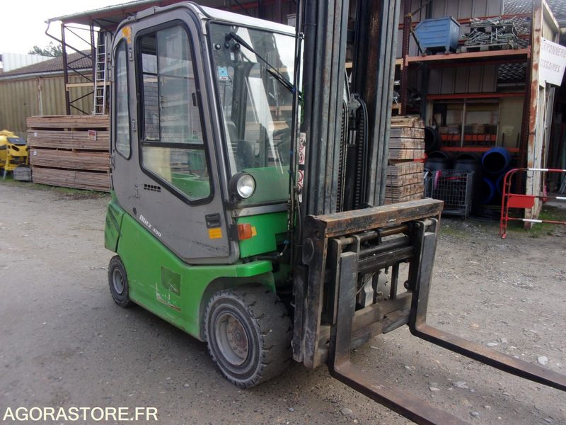 CHARIOT ÉLÉVATEUR 3 TONNES POSITIONNEUR DE FOURCHES ELECTRIQUE CESAB - Ηλεκτροκίνητο περονοφόρο: φωτογραφία 1 CHARIOT ÉLÉVATEUR 3 TONNES POSITIONNEUR DE FOURCHES ELECTRIQUE CESAB - Ηλεκτροκίνητο περονοφόρο: φωτογραφία 1
