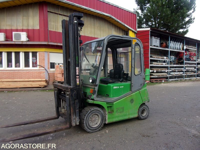 CHARIOT ÉLÉVATEUR 3 TONNES POSITIONNEUR DE FOURCHES ELECTRIQUE CESAB - Ηλεκτροκίνητο περονοφόρο: φωτογραφία 2 CHARIOT ÉLÉVATEUR 3 TONNES POSITIONNEUR DE FOURCHES ELECTRIQUE CESAB - Ηλεκτροκίνητο περονοφόρο: φωτογραφία 2