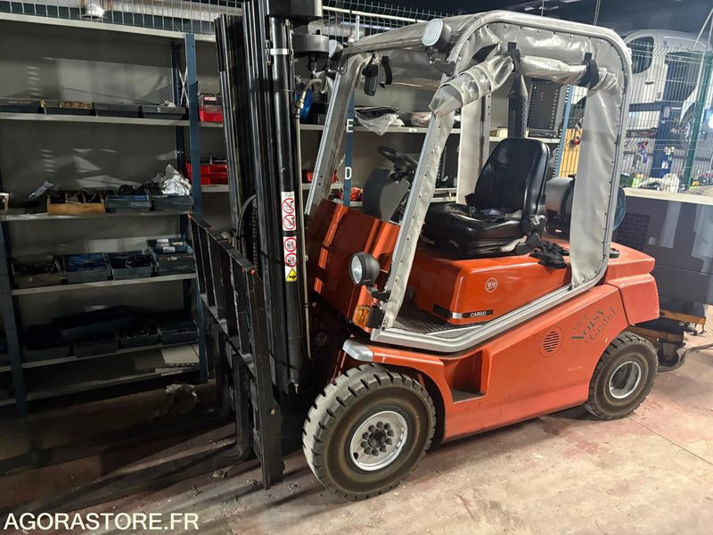 CHARIOT ELEVATEUR - Ανυψωτικό μηχάνημα: φωτογραφία 1 CHARIOT ELEVATEUR - Ανυψωτικό μηχάνημα: φωτογραφία 1