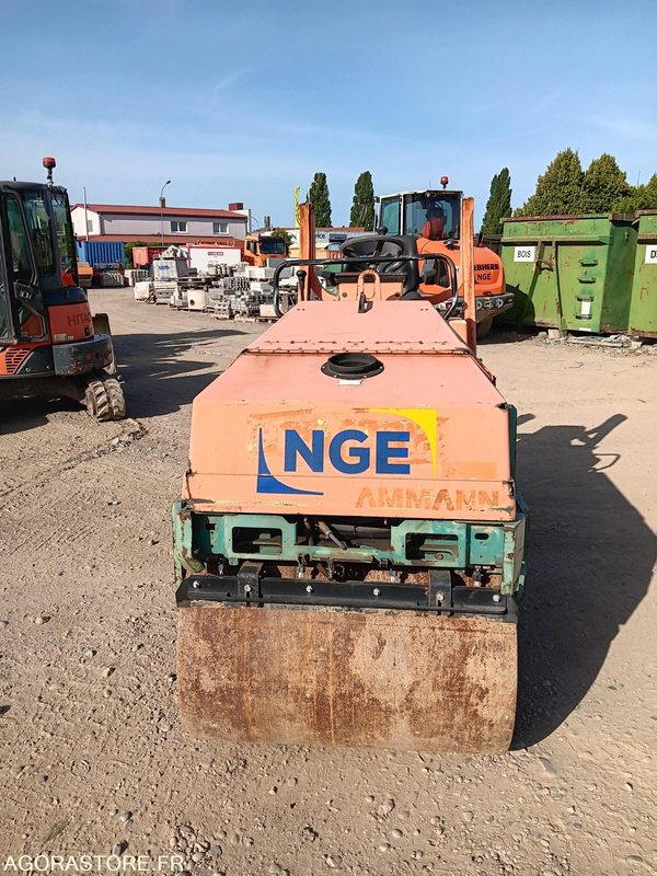 COMPACTEUR TANDEM AMMANN AV23-2 -- 2001 -- ENVIRON 800 HEURES - Οδοστρωτήρας: φωτογραφία 5 COMPACTEUR TANDEM AMMANN AV23-2 -- 2001 -- ENVIRON 800 HEURES - Οδοστρωτήρας: φωτογραφία 5