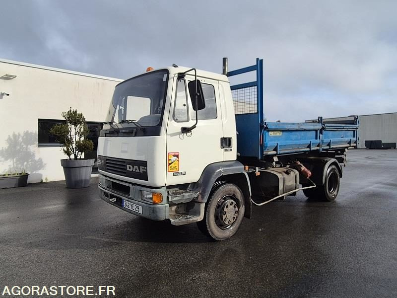 DAF 55TI TRI BENNE - Φορτηγό: φωτογραφία 1 DAF 55TI TRI BENNE - Φορτηγό: φωτογραφία 1
