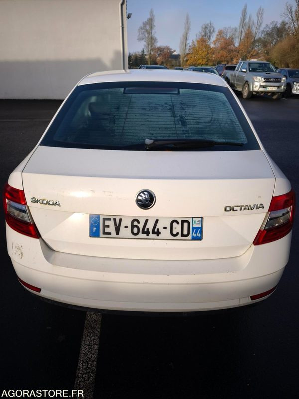 EV-644-CD - Non Roulant - SKODA OCTAVIA - VP - 339 260 Kms - Αυτοκίνητο: φωτογραφία 4 EV-644-CD - Non Roulant - SKODA OCTAVIA - VP - 339 260 Kms - Αυτοκίνητο: φωτογραφία 4