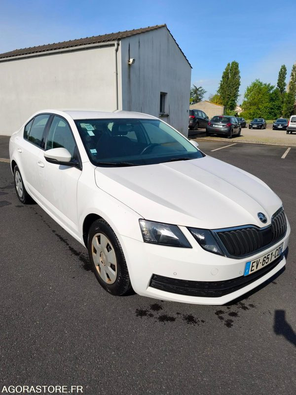 EV-651-CD - Roulant - SKODA OCTAVIA - VP - 348 356 Kms - Αυτοκίνητο: φωτογραφία 1 EV-651-CD - Roulant - SKODA OCTAVIA - VP - 348 356 Kms - Αυτοκίνητο: φωτογραφία 1