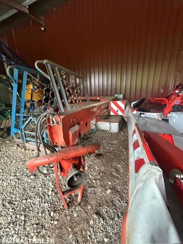 FAUCHEUSE TRAINEE KUHN FC300G 1995 AVEC CONDITIONNEUR - Χορτοκοπτικό: φωτογραφία 4 FAUCHEUSE TRAINEE KUHN FC300G 1995 AVEC CONDITIONNEUR - Χορτοκοπτικό: φωτογραφία 4